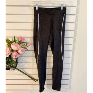 H&M workout leggings with zipper pocket
